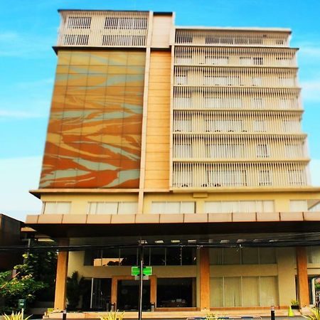 Arch Hotel Bogor Eksteriør billede
