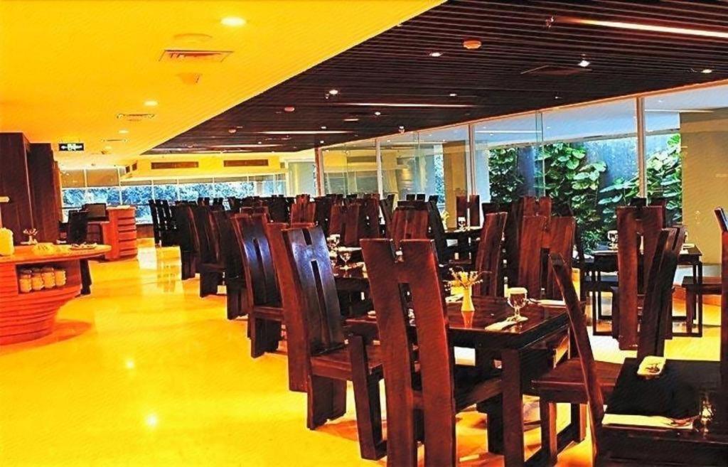 Arch Hotel Bogor Eksteriør billede
