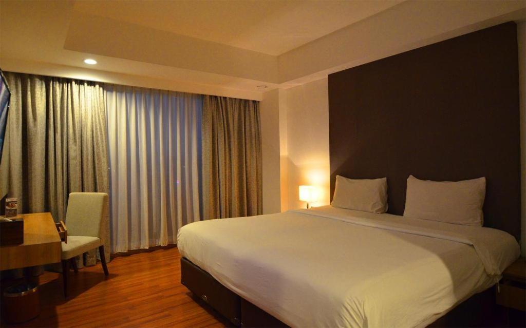 Arch Hotel Bogor Eksteriør billede