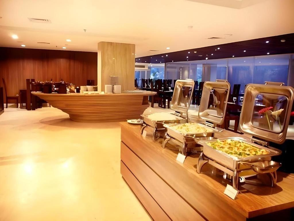 Arch Hotel Bogor Eksteriør billede