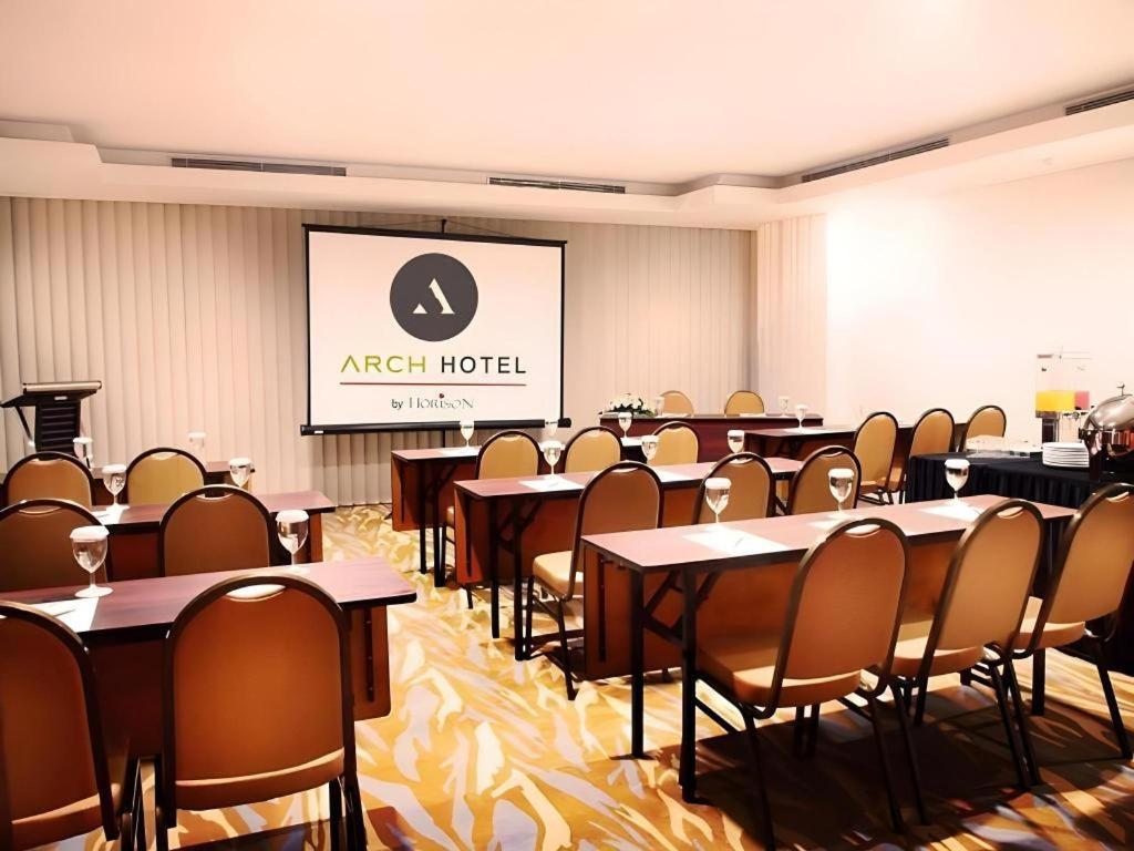 Arch Hotel Bogor Eksteriør billede